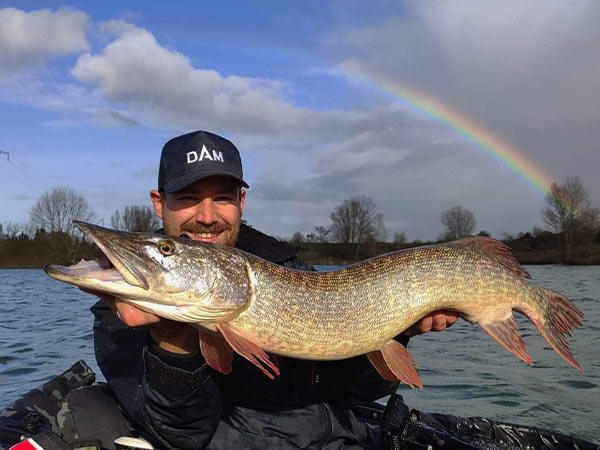 snoek vangen herfst kunstaas