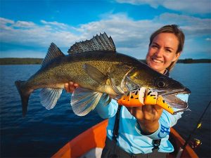snoekbaars vissen boot mooi